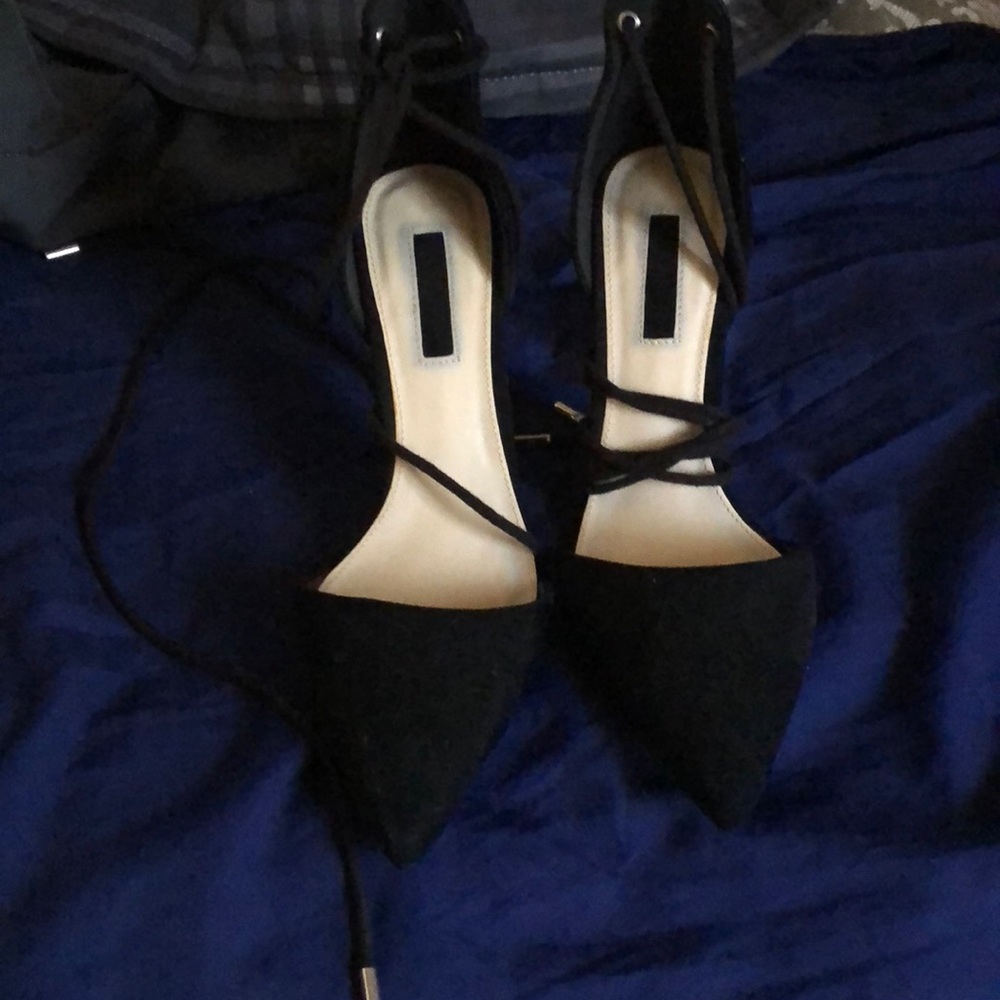 Tie up heels